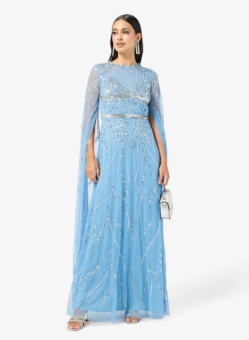 اميليا روز فستان ماكسي بأكمام كاب مزينة